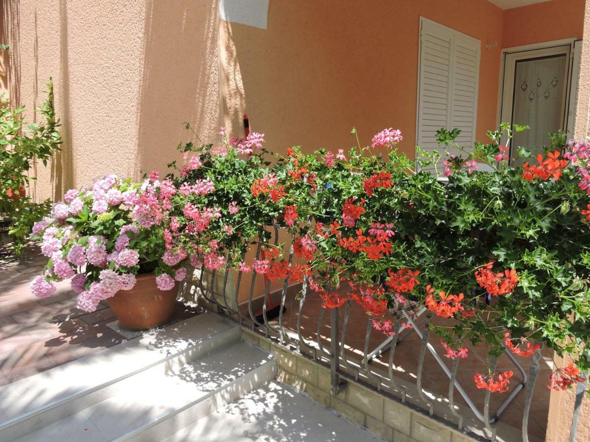 Neda Apartmani Mali Lošinj Eksteriør billede